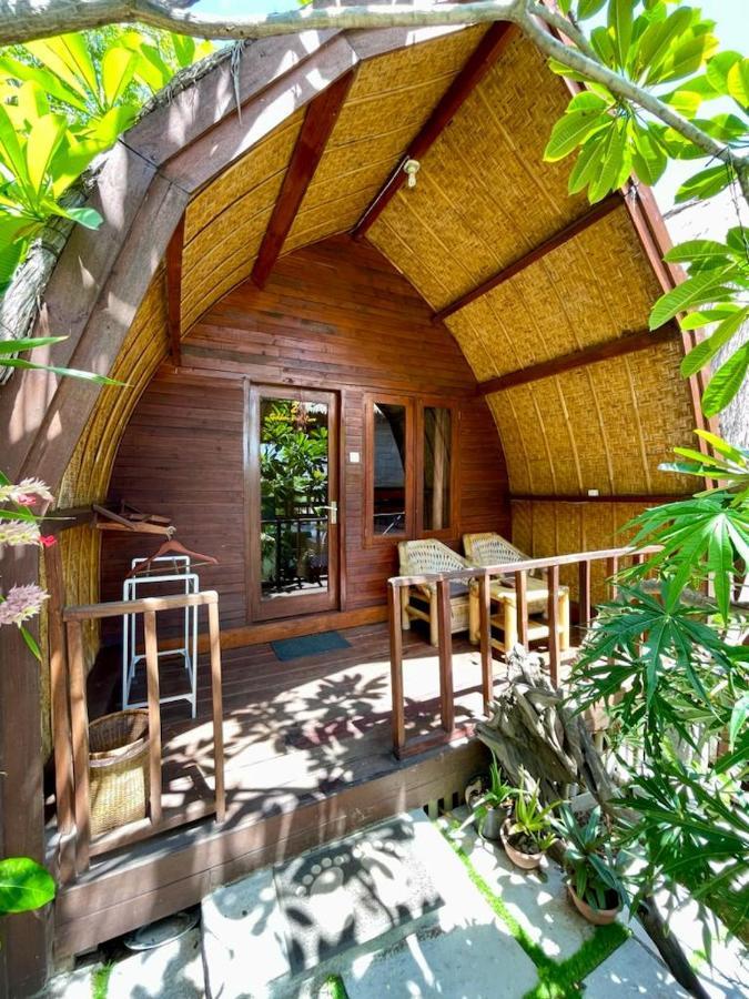 The Golden Ave Bungalow Gili Trawangan Exterior foto